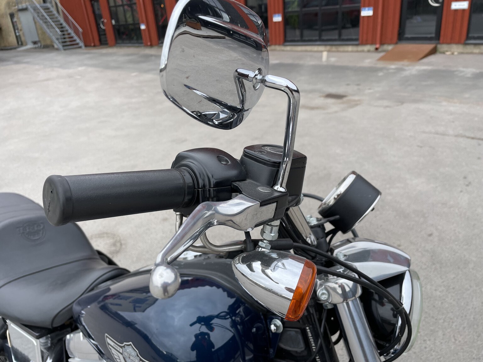 Exterior image of 2003 Harley-Davidson FXD Dyna Super Glide 1.4