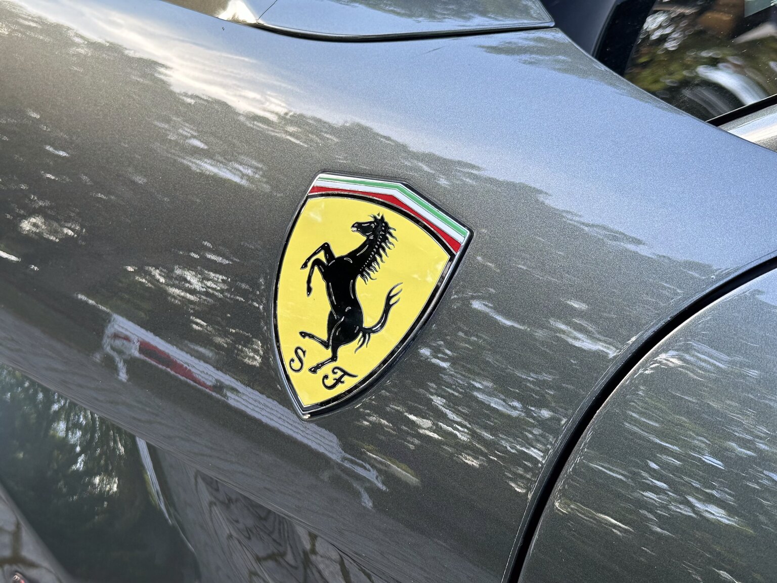 Exteriörbild på 2013 Ferrari F12 Berlinetta