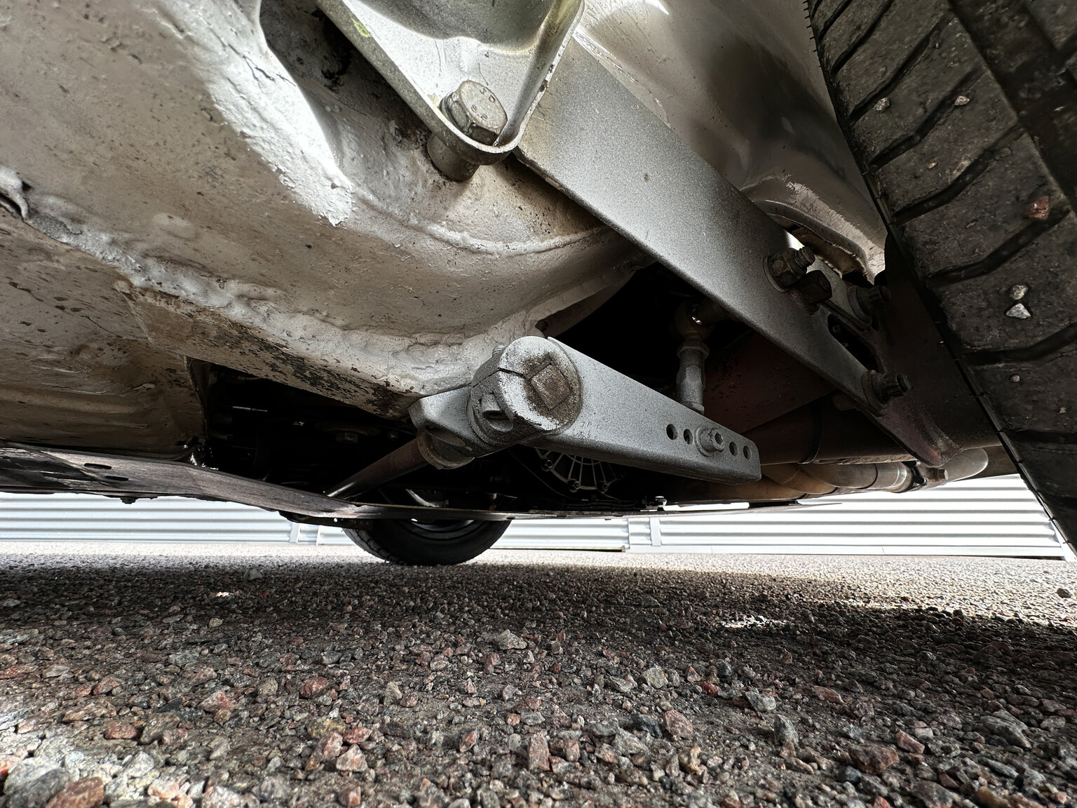 Image of 1977 Porsche 911 RSR Rallycar mechanics
