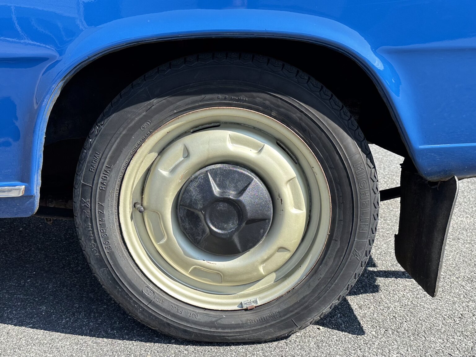 Exteriörbild på 1974 DAF 66 Sedan 1.1