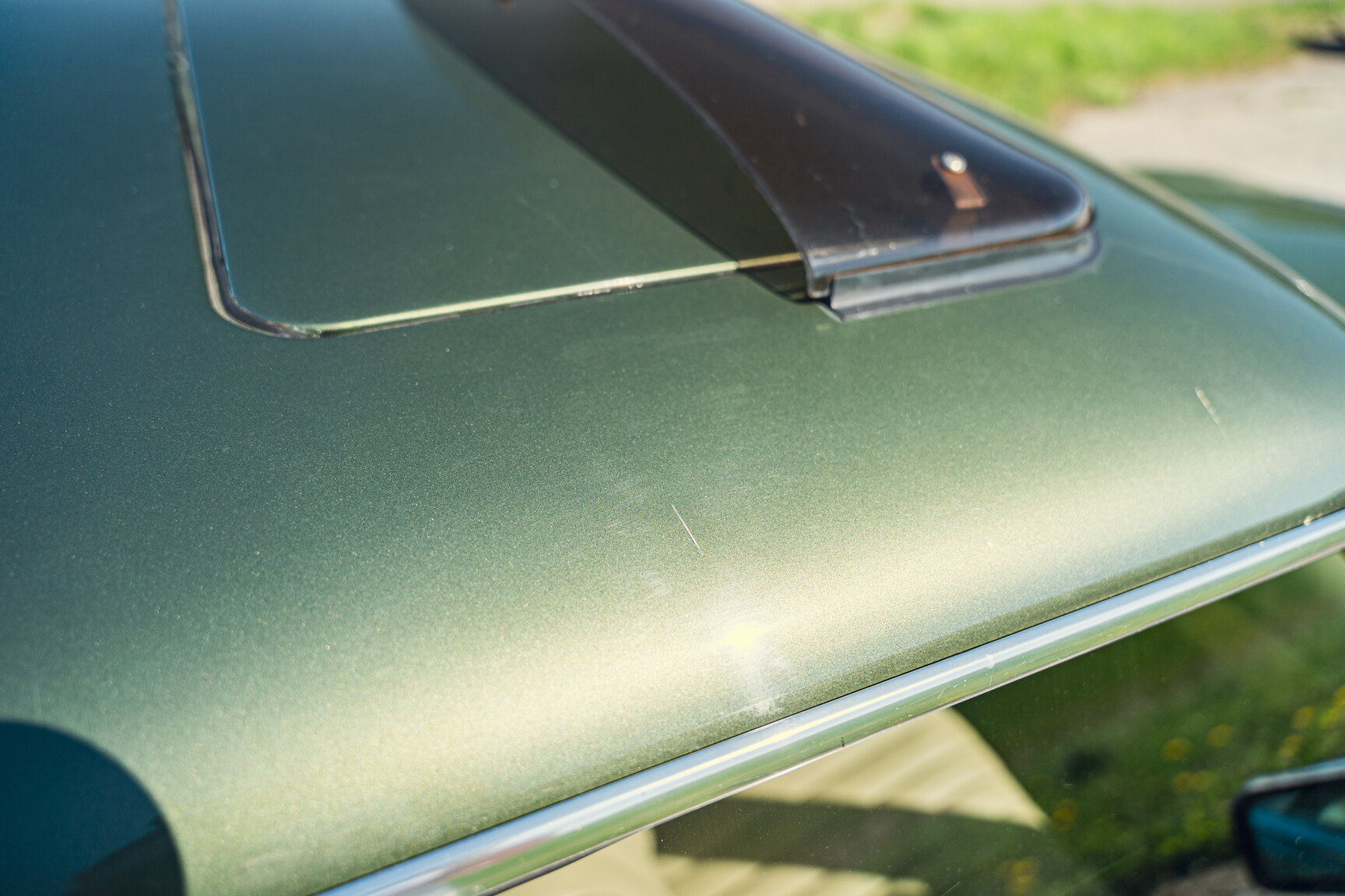 Exteriörbild på 1976 Mercedes-Benz 450 SLC (71)