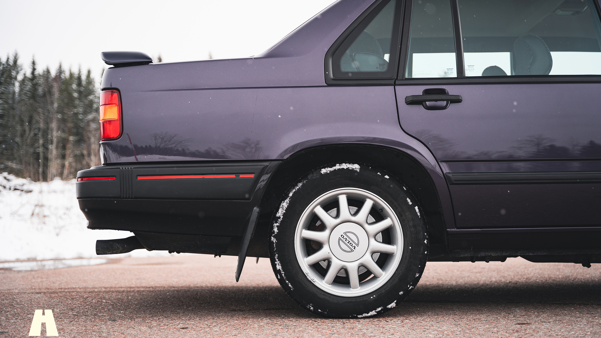 Exterior image of 1995 Volvo 940 SE