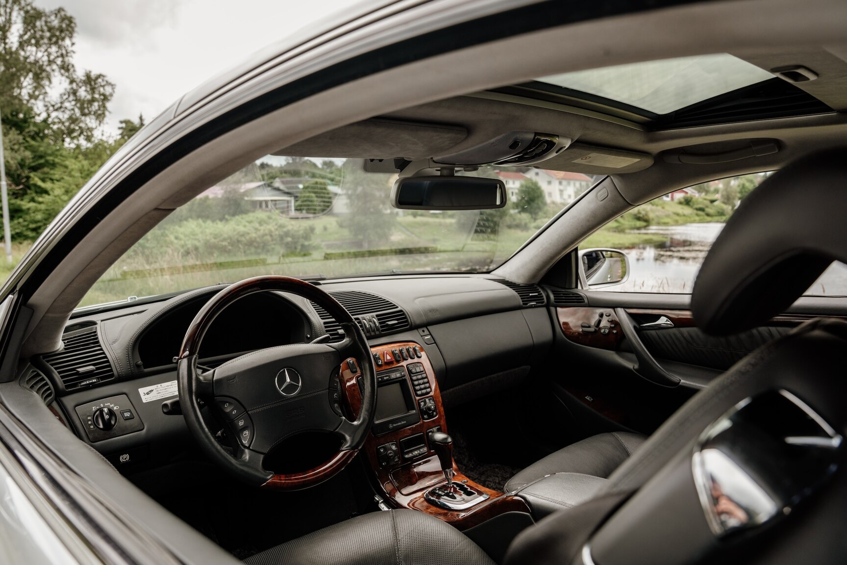 Interior image of 2002 Mercedes-Benz CL 600