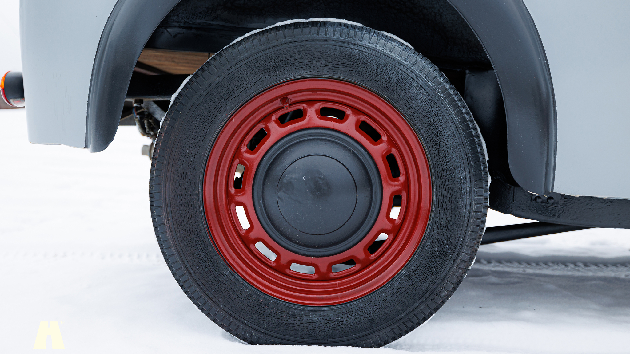 Exterior image of 1952 Ford E4930 Van (11)