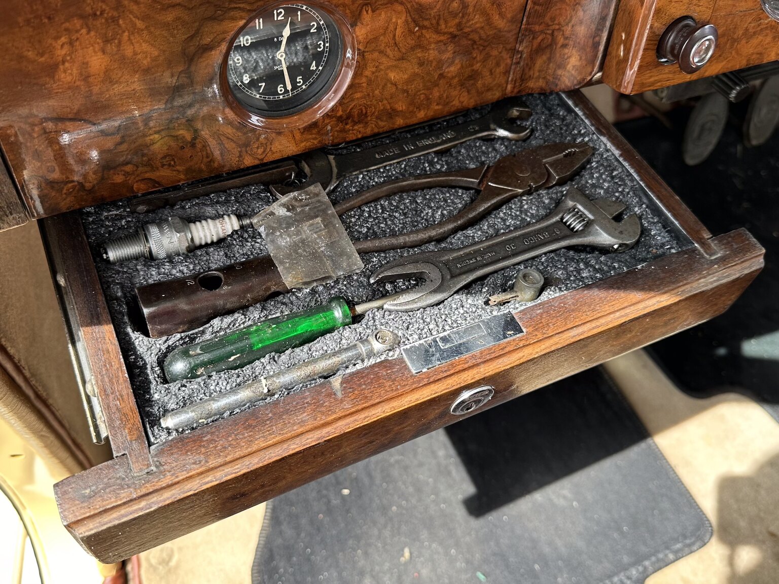 Innenraumfoto von 1947 Bentley Mark IV Sport Saloon