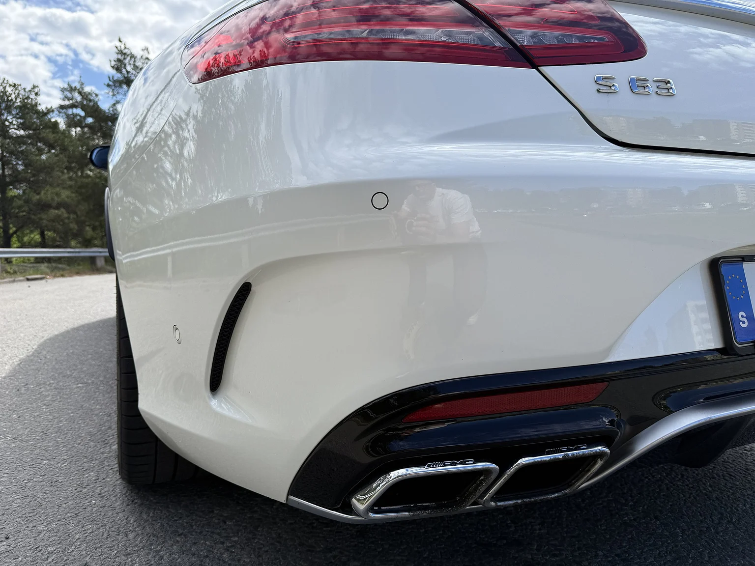 Exterior image of 2016 Mercedes-Benz S 63 AMG 4MATIC (53)