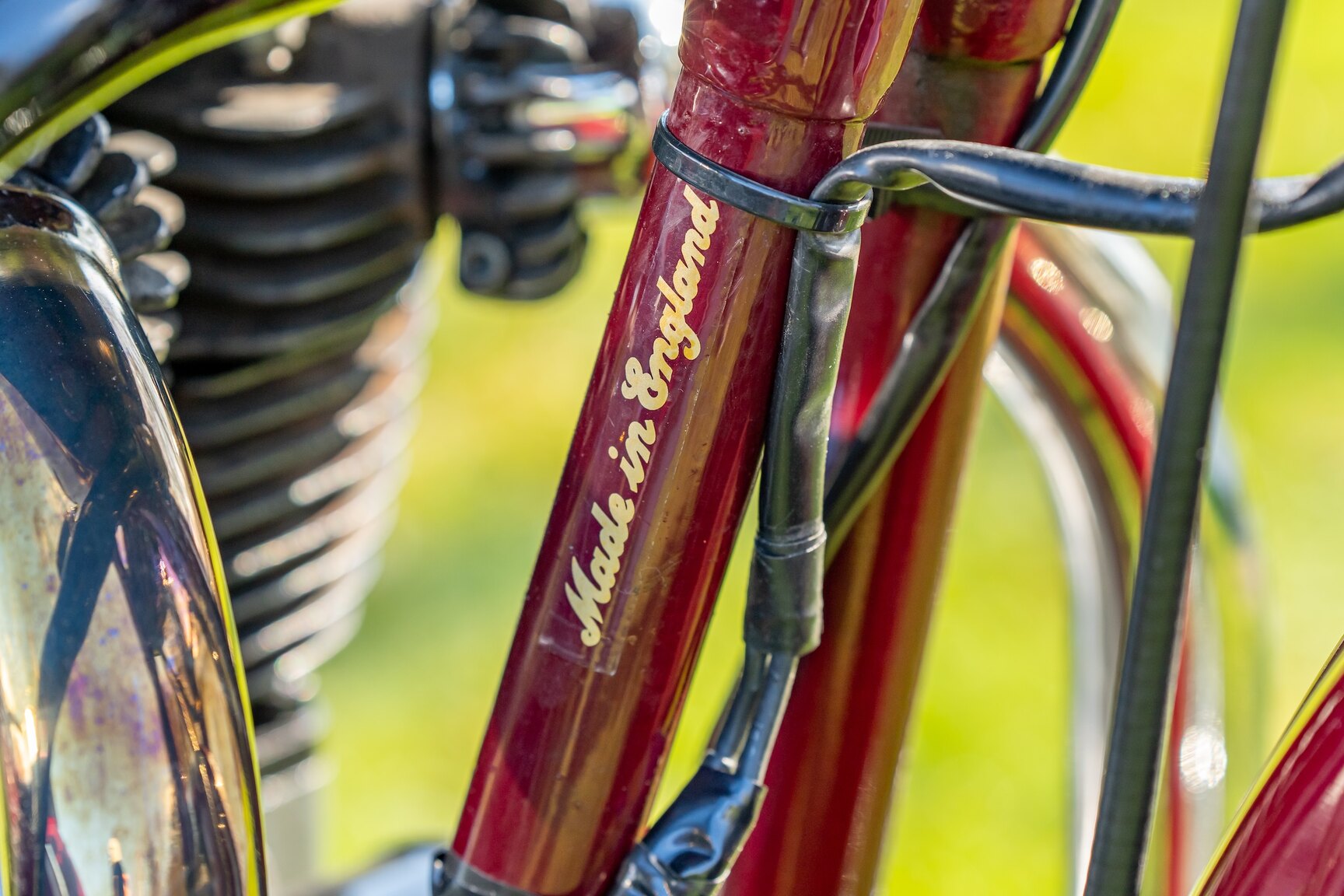 Exteriörbild på 1954 Ariel FH 650 Huntsmaster Twin