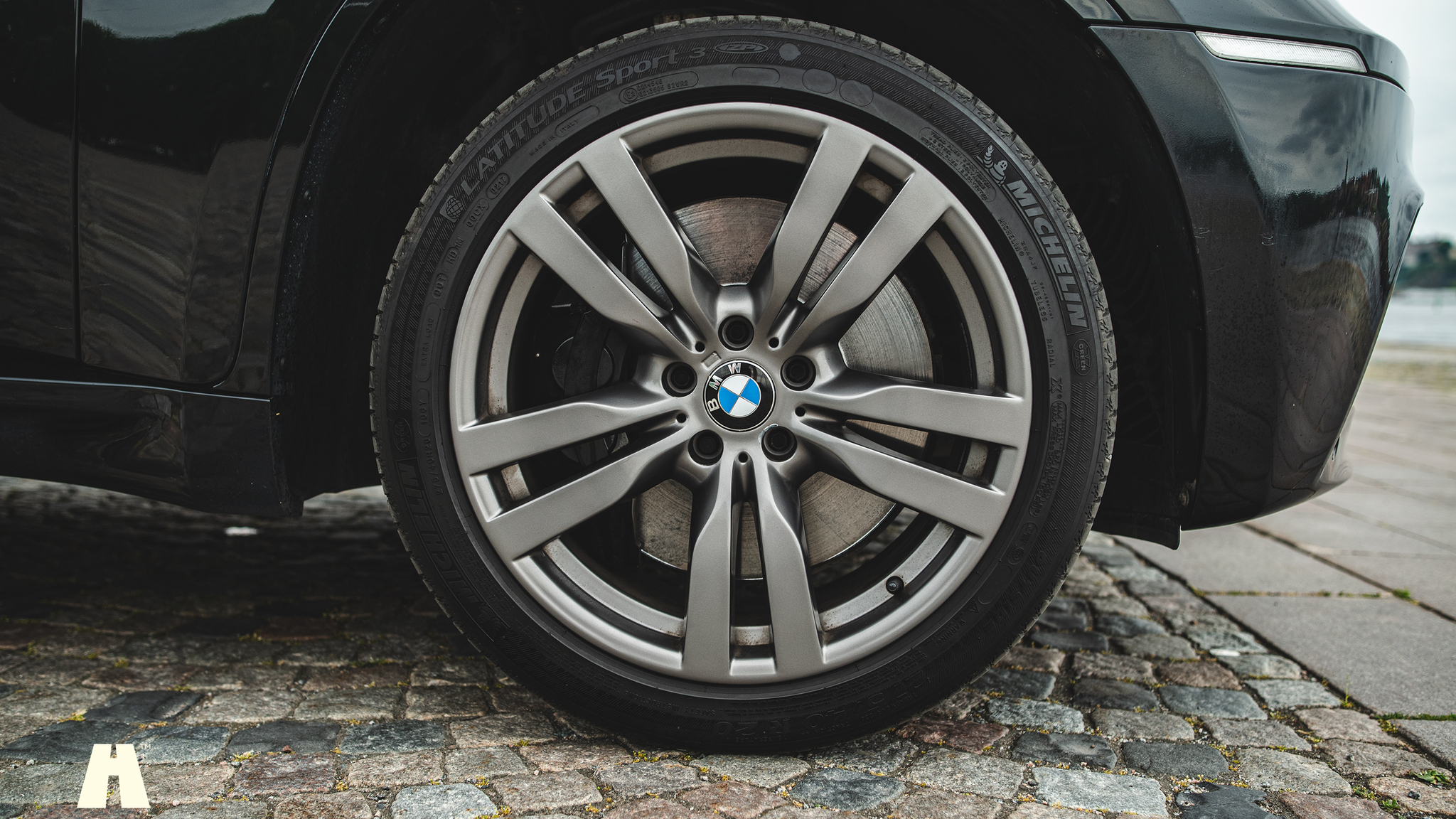 Exterior image of 2010 BMW X6 M Ferrita 555HK (43)