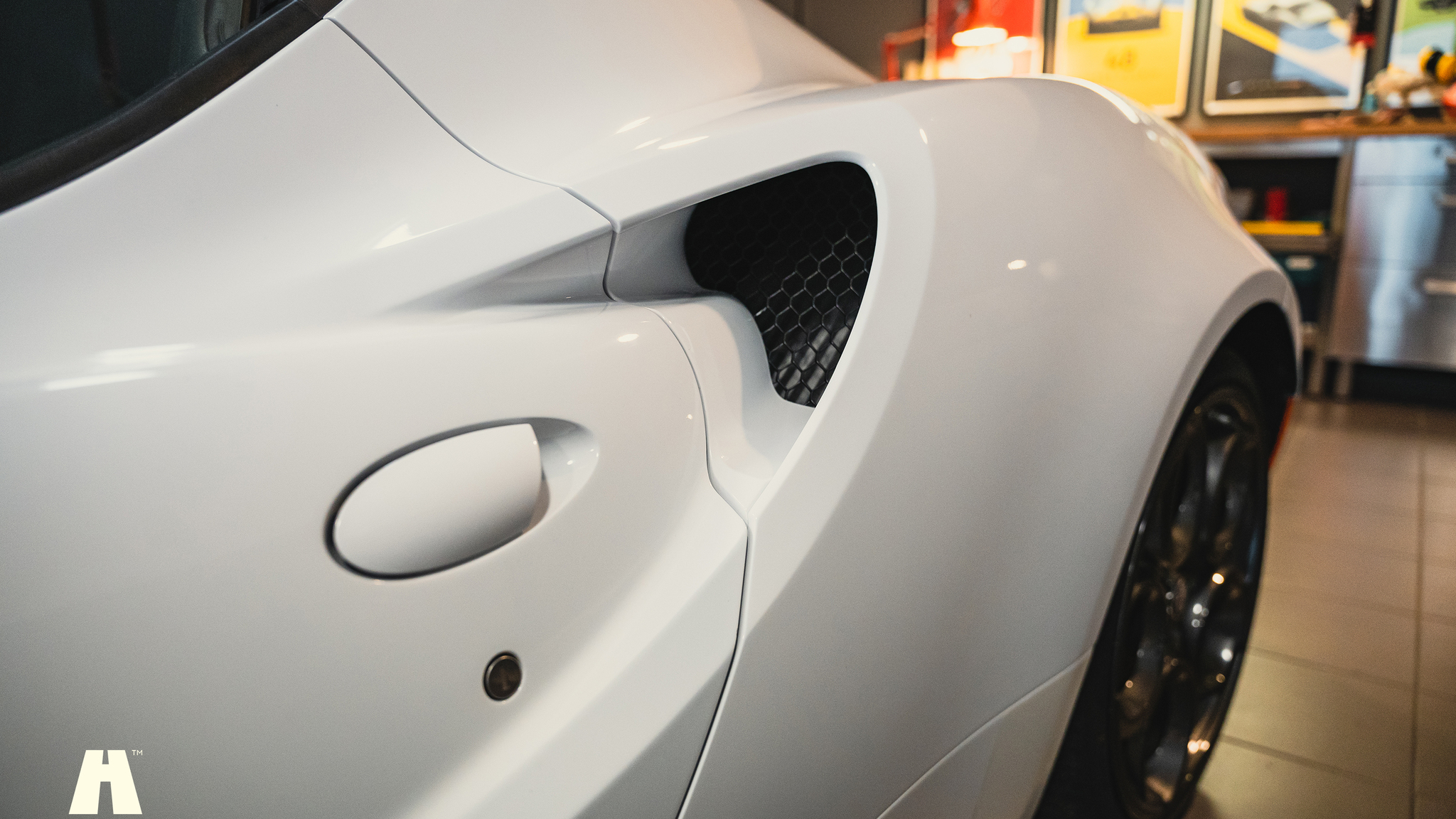 Exteriörbild på 2016 Alfa Romeo 4C (14)