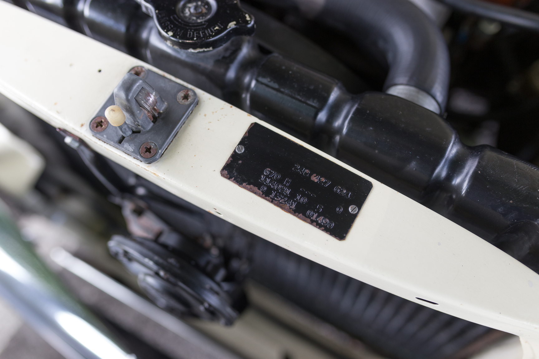 Image of 1971 Mercedes 250 C mechanics