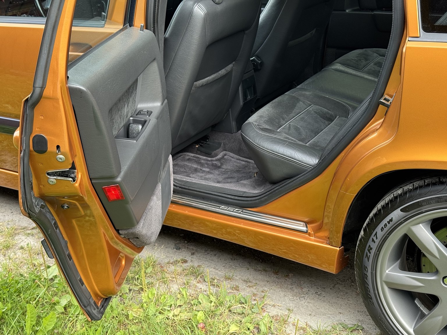 Interior image of 1996 Volvo 850 R