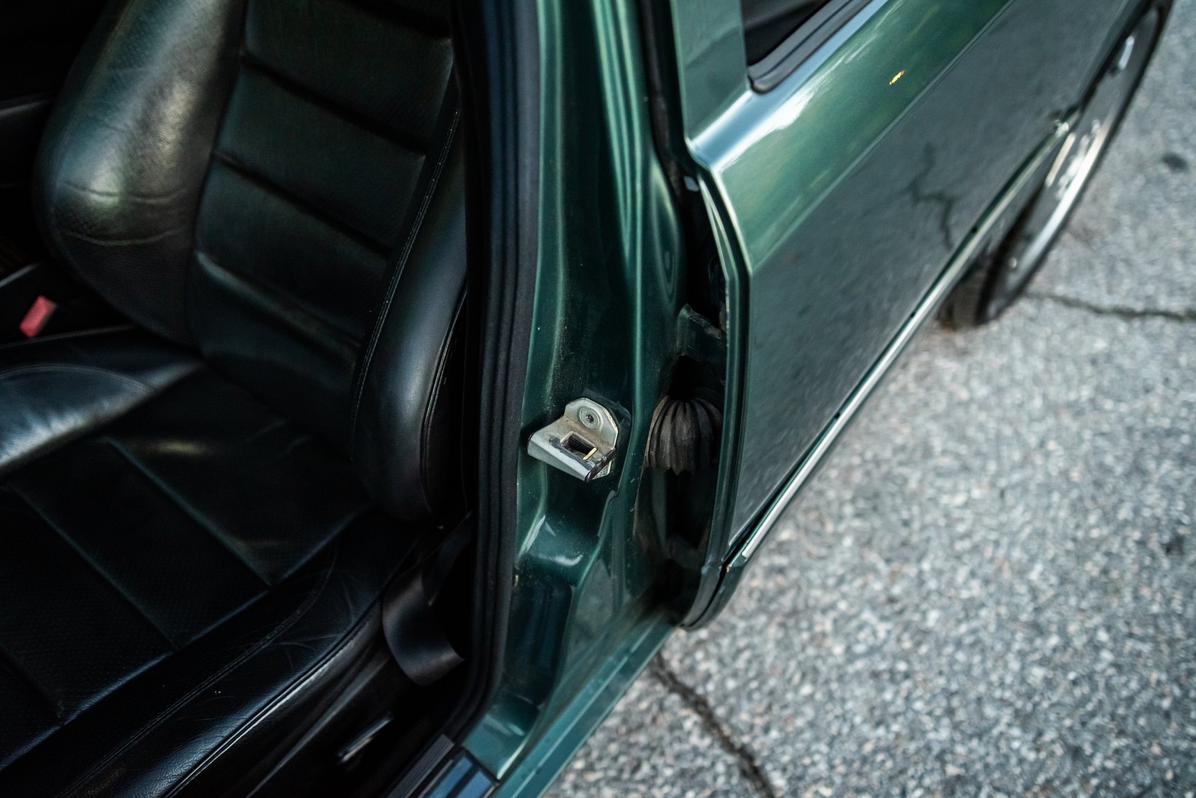 Interior image of 1996 MERCEDES-BENZ E 320 T