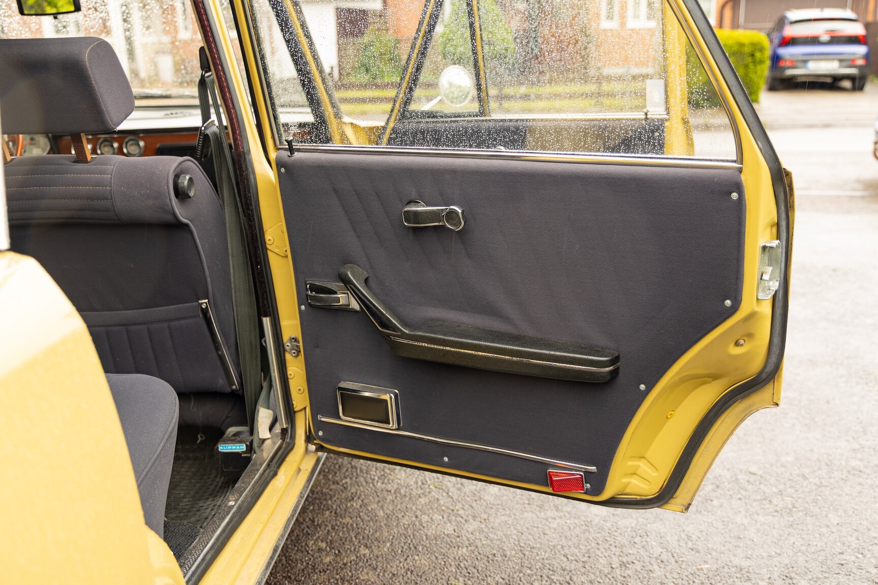 Interior image of 1974 Alfa Romeo Berlina 2000