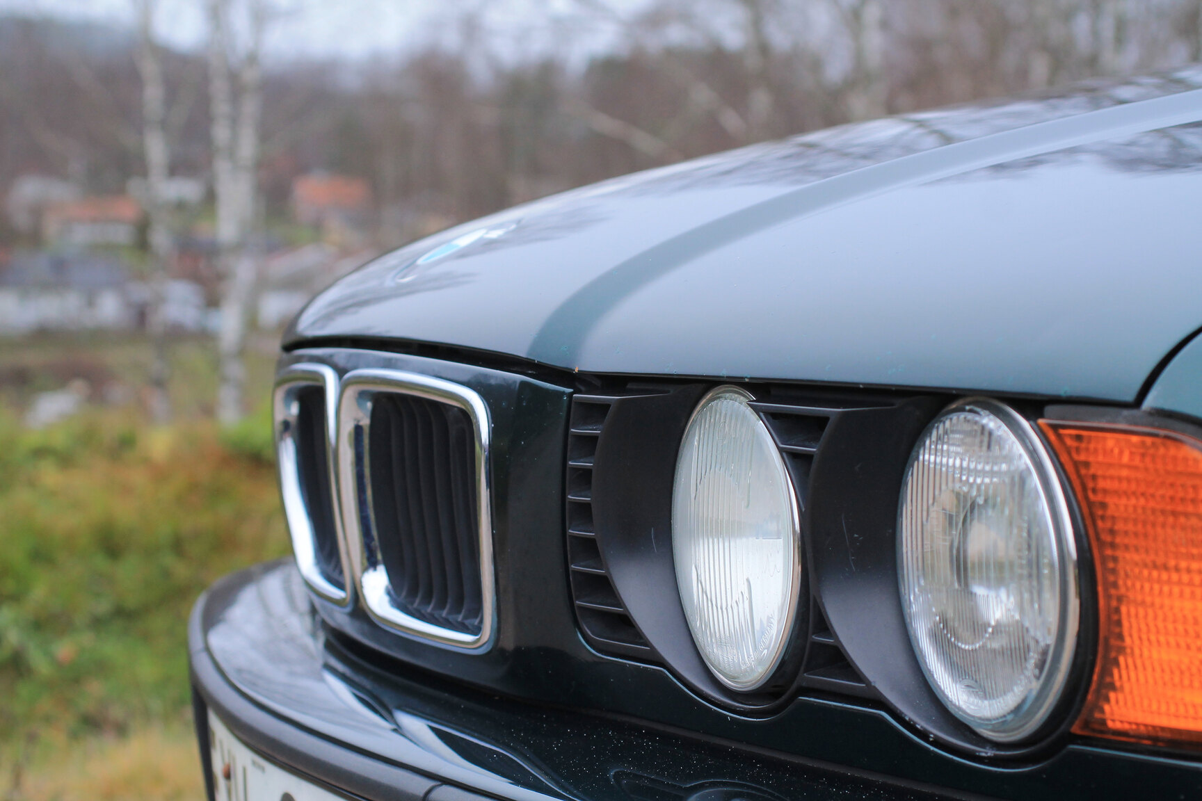 Exterior image of 1996 BMW 520i Touring