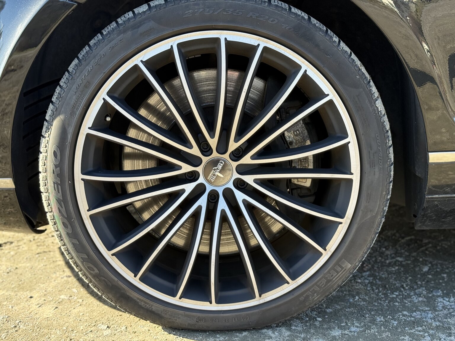 Exteriörbild på 2005 Bentley Flying Spur