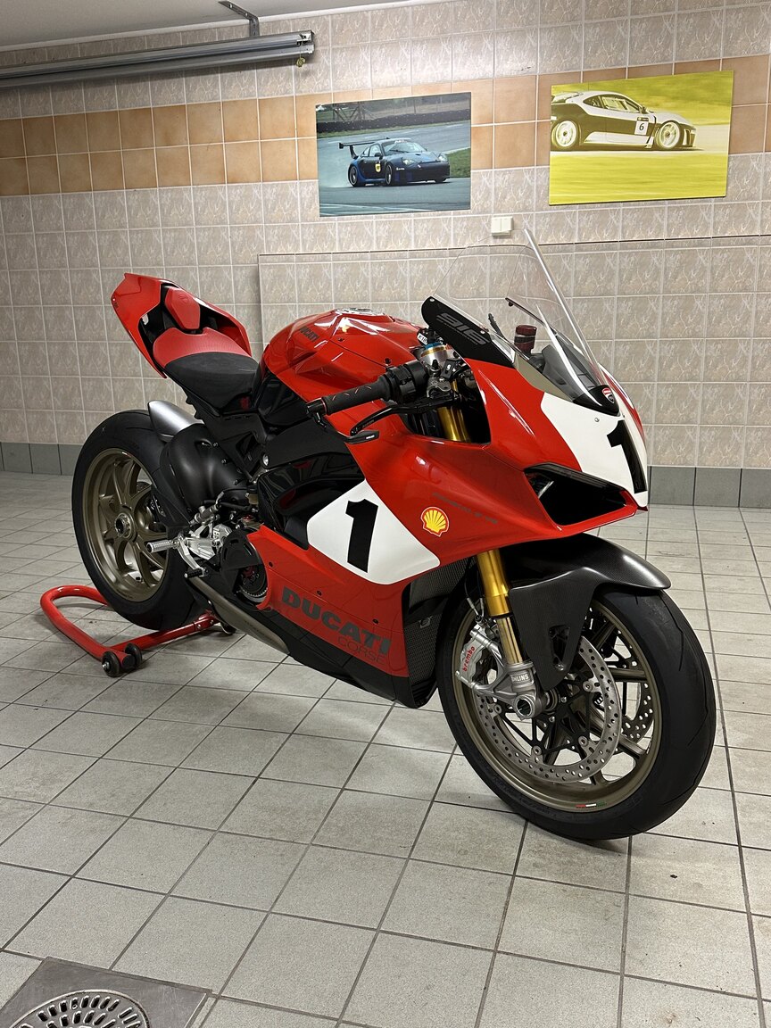 Exteriörbild på 2020 Ducati Panigale V4 25° Anniversario (2)