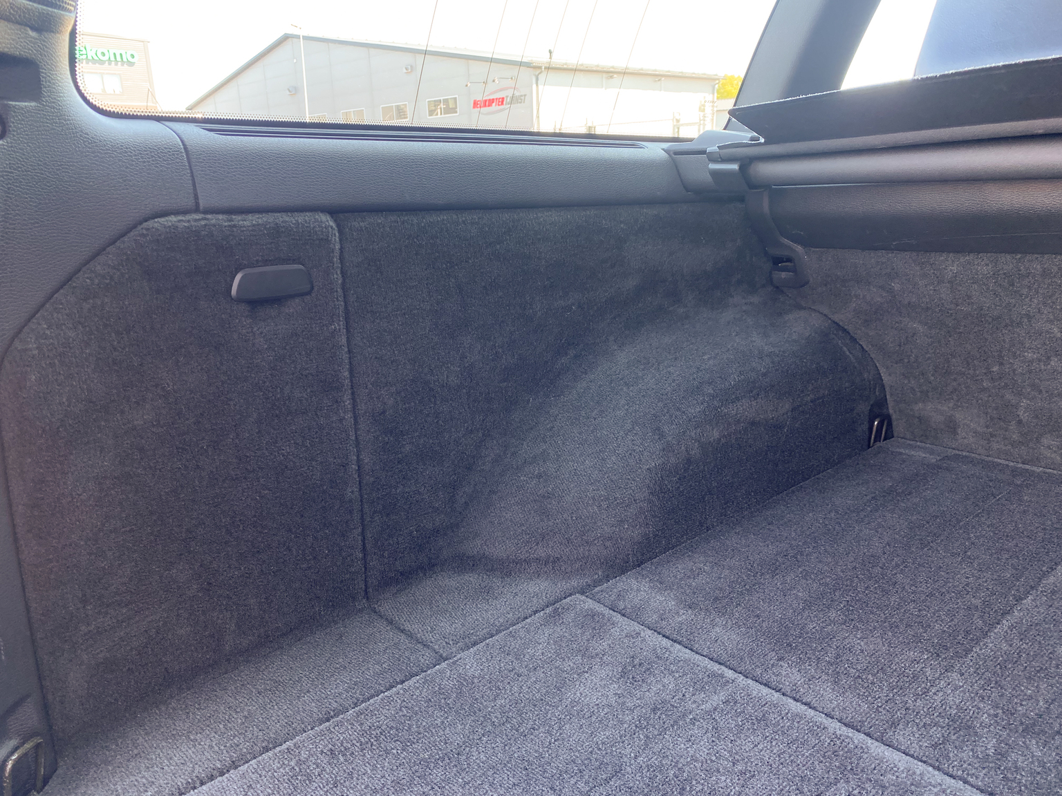 Innenraumfoto von 2005 Volvo V70 R AWD (50)