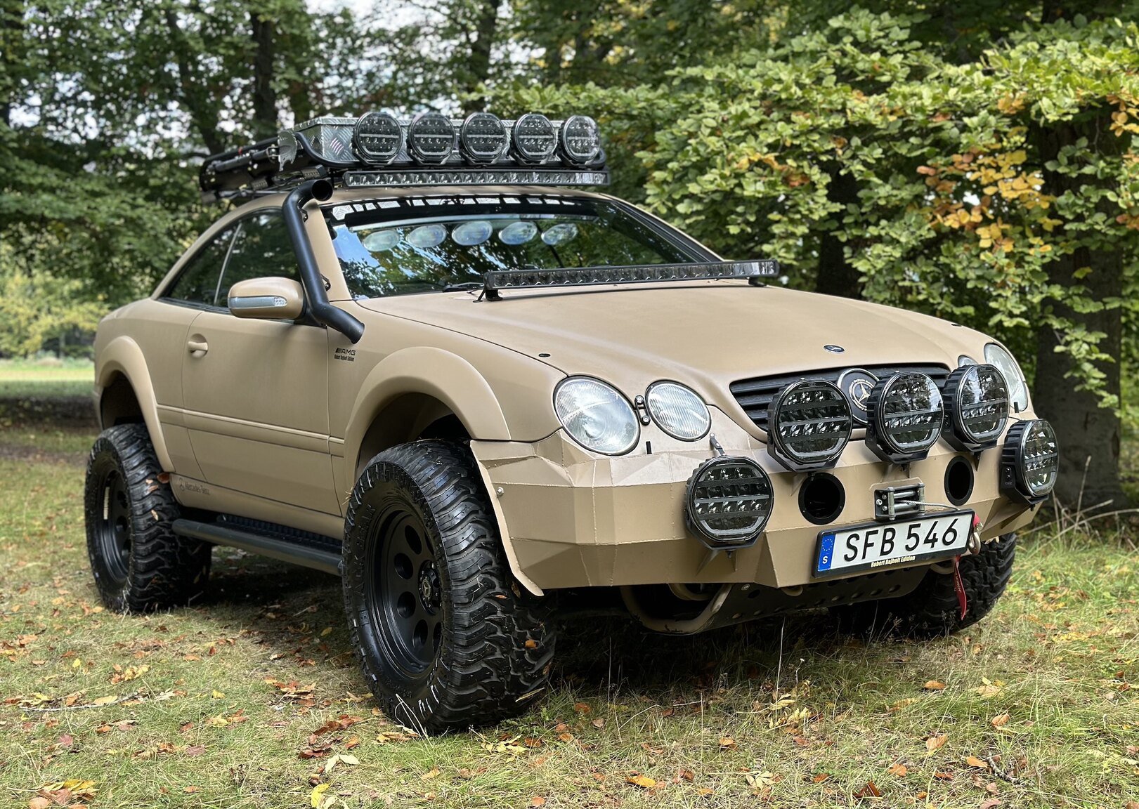 Exterior image of 2001 Mercedes-Benz CL600/ML 55 AMG