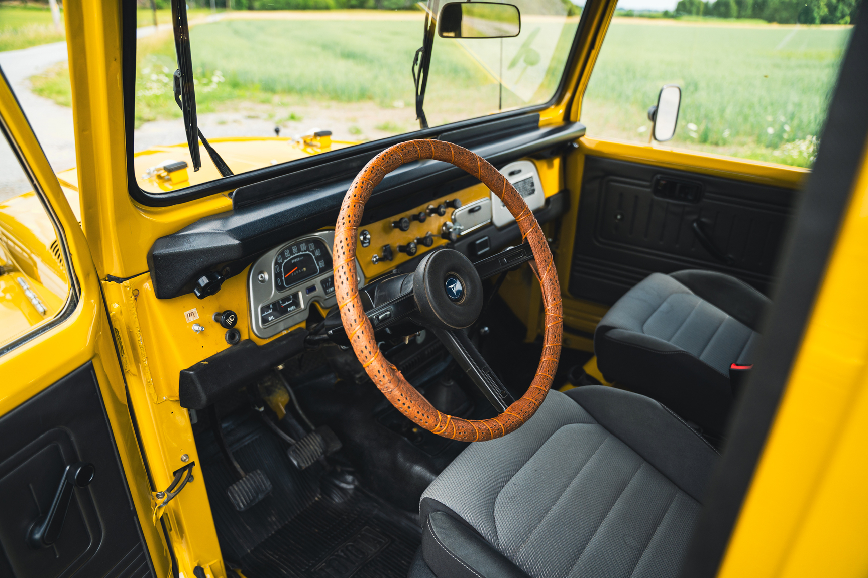 Interior image of 1976 Toyota Land Cruiser BJ40