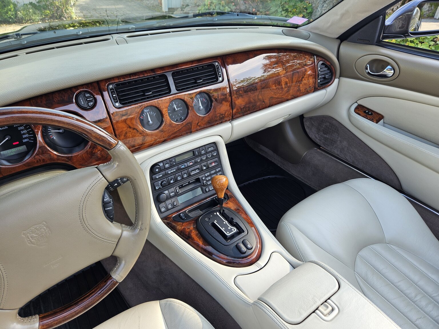 Interiörbild 1998 Jaguar XK8 Cabriolet