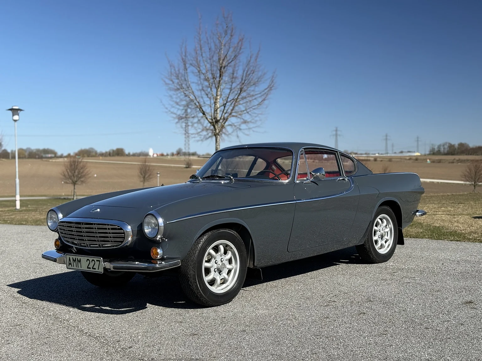 Exterior image of 1966 Volvo P 1800S (1)