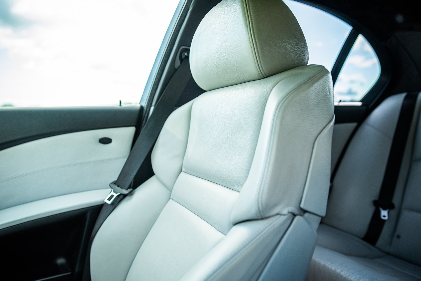 Interior image of 2006 BMW E60 M5
