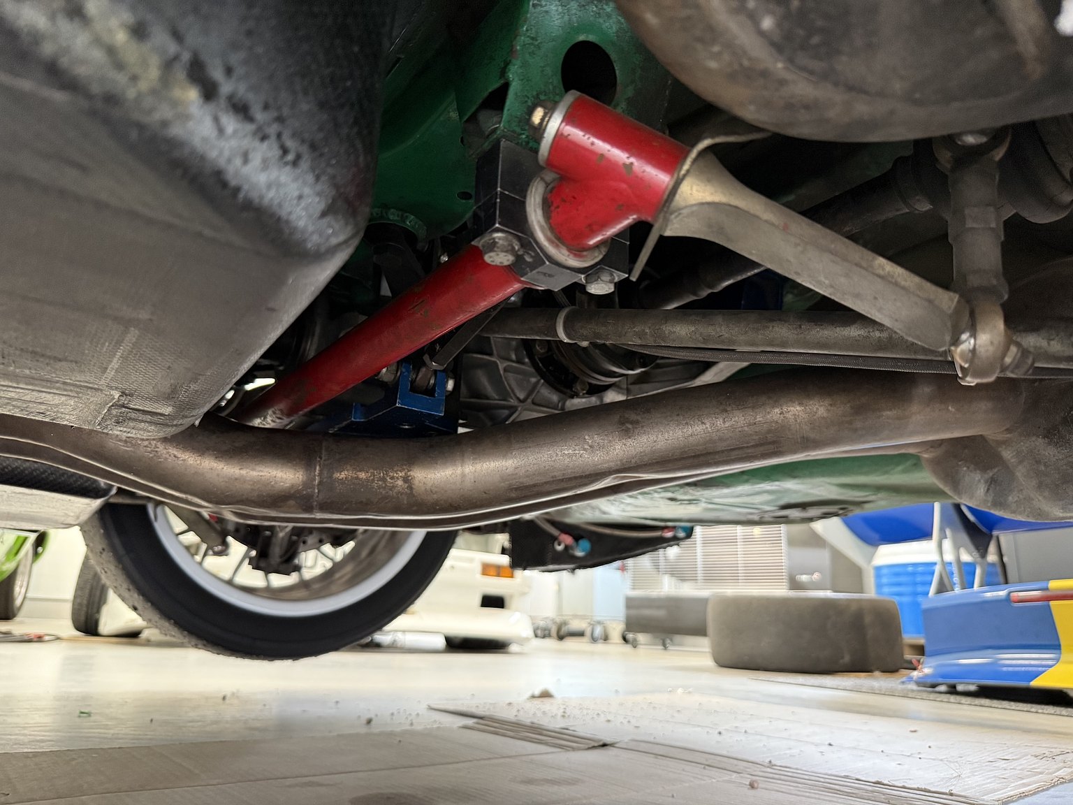 Image of 1993 BMW E36 Super Touring mechanics