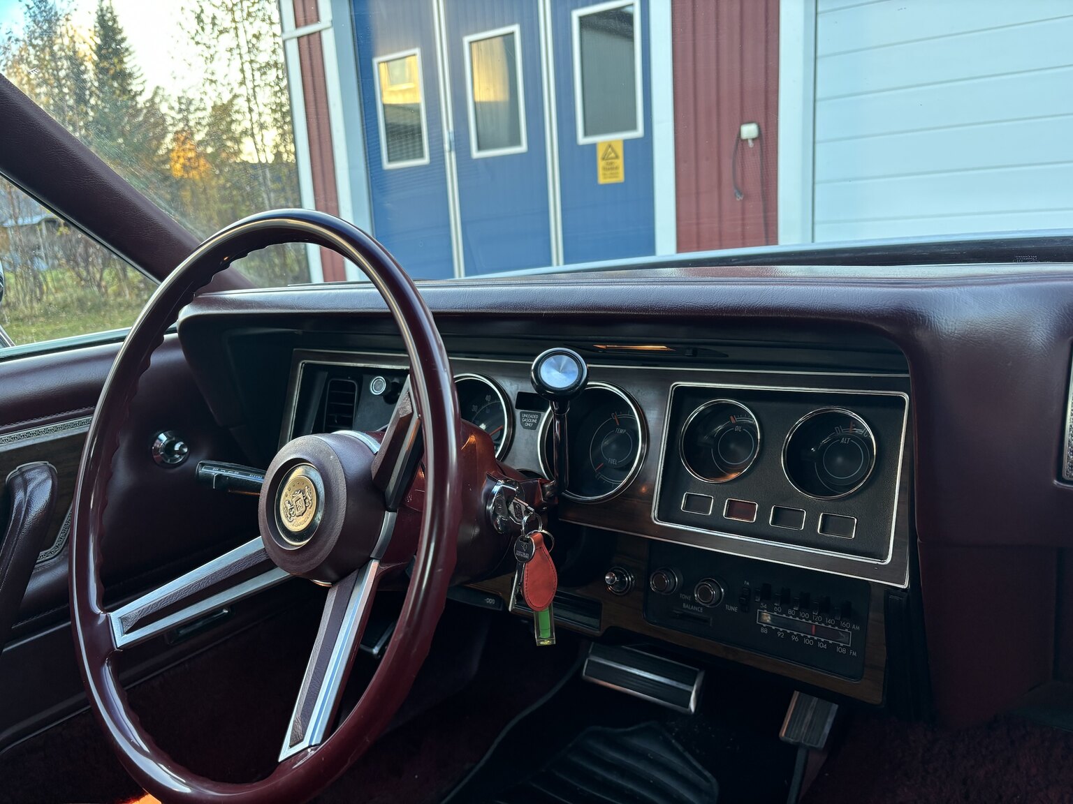 Interior image of 1976 Chrysler Cordoba