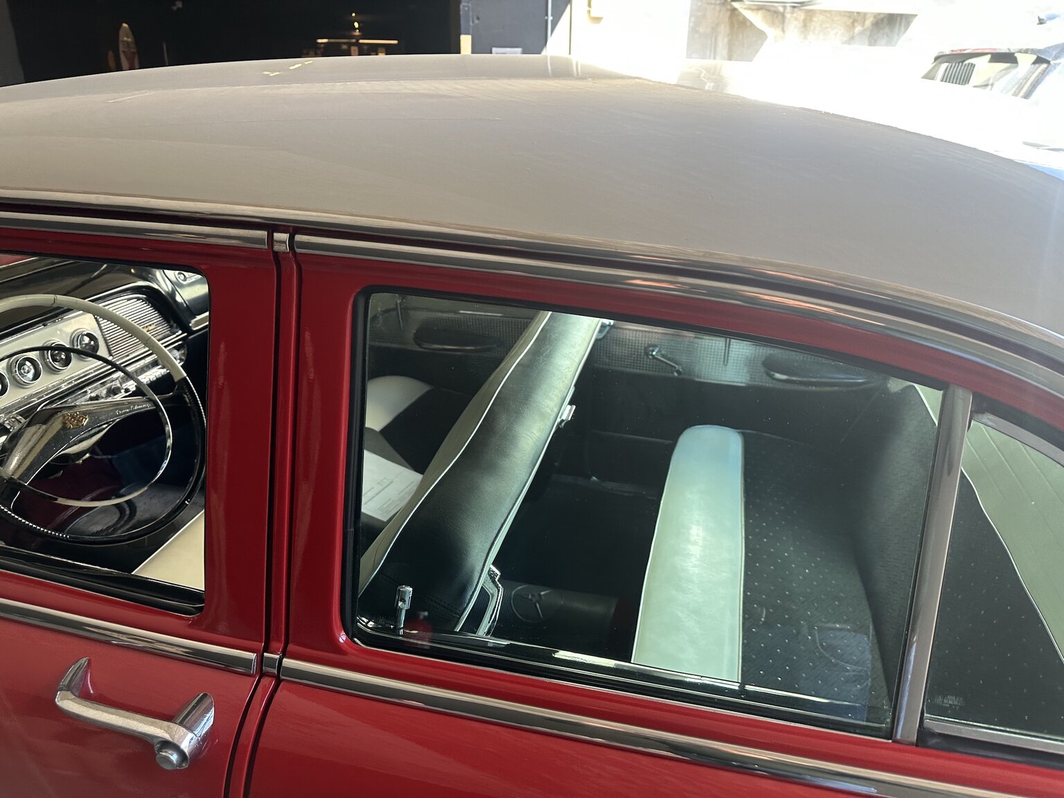 Exteriörbild på 1955 Dodge Custom Royal Sedan HEMI