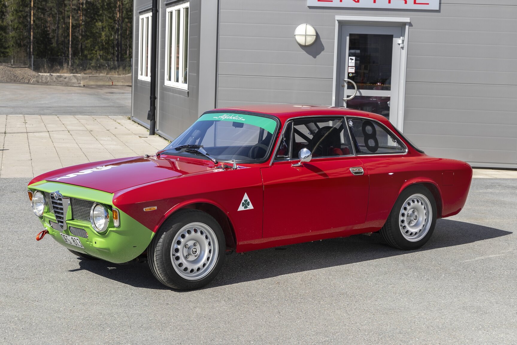 Exteriörbild på 1968 Alfa Romeo GT 1300 Junior