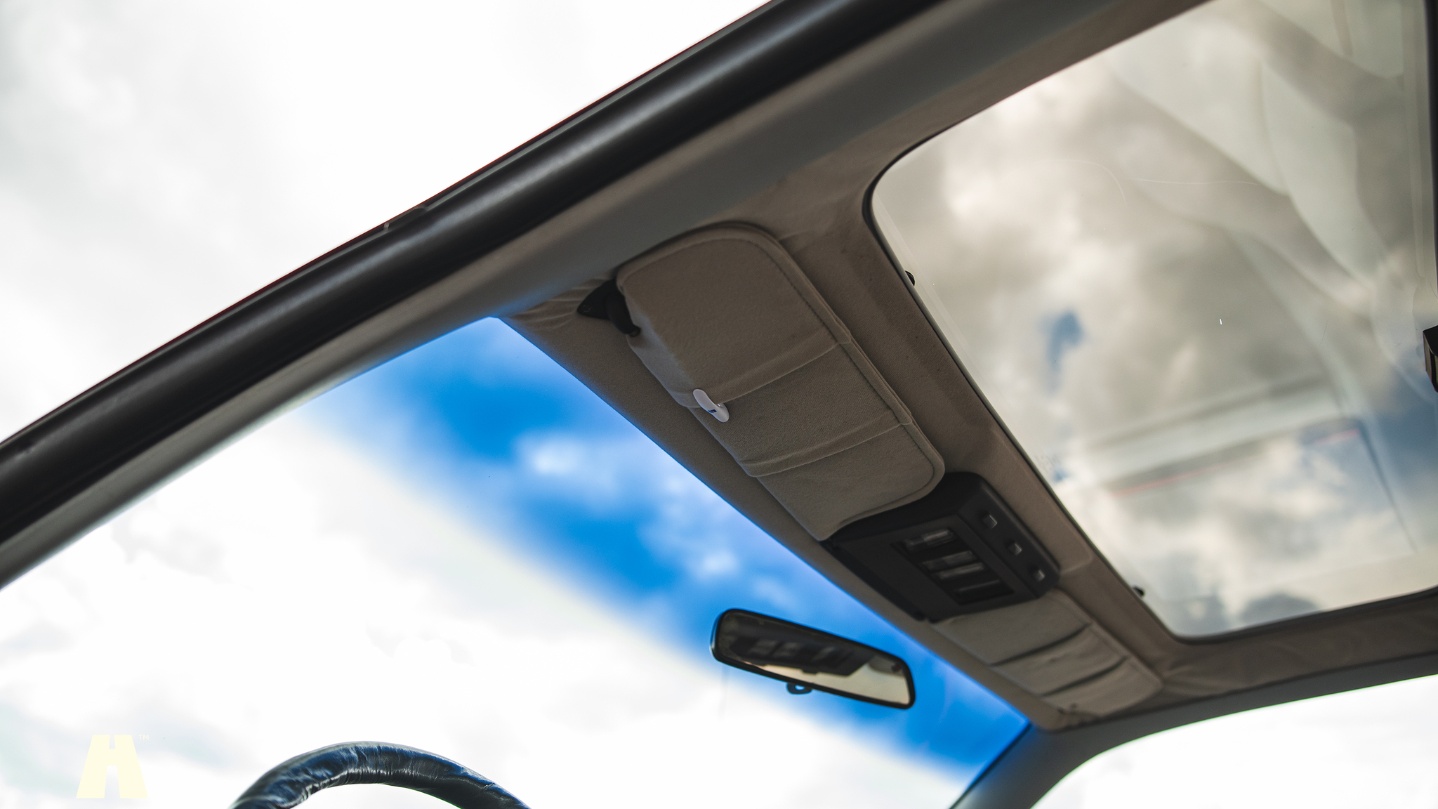 Interior image of 1985 Pontiac Fiero GT (10)