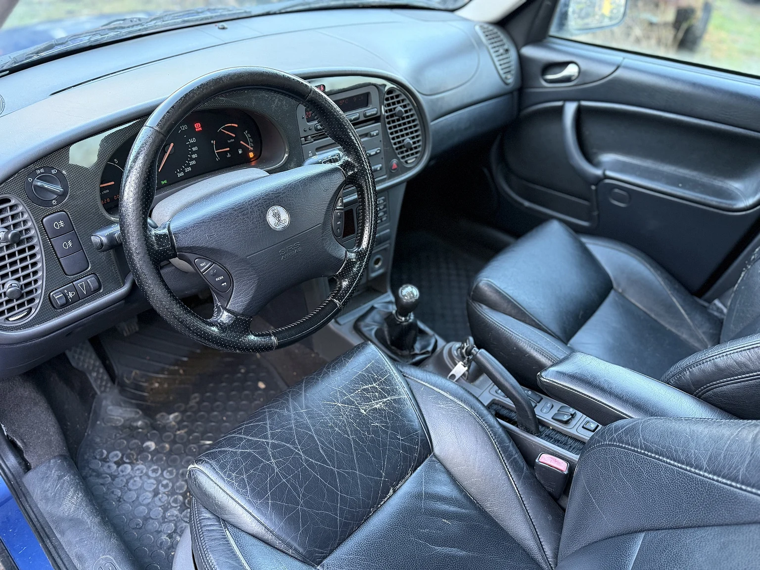 Interiörbild 2001 SAAB 9-3 Aero (1)