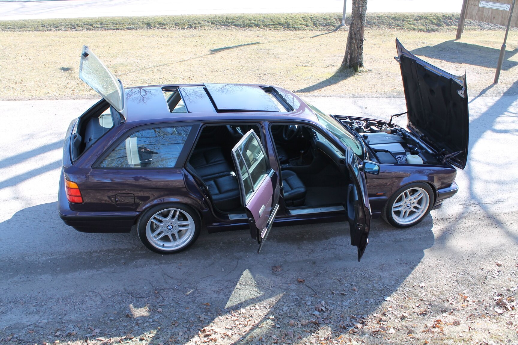 Exteriörbild på 1996 BMW 540i Touring "No Reserve Auction"