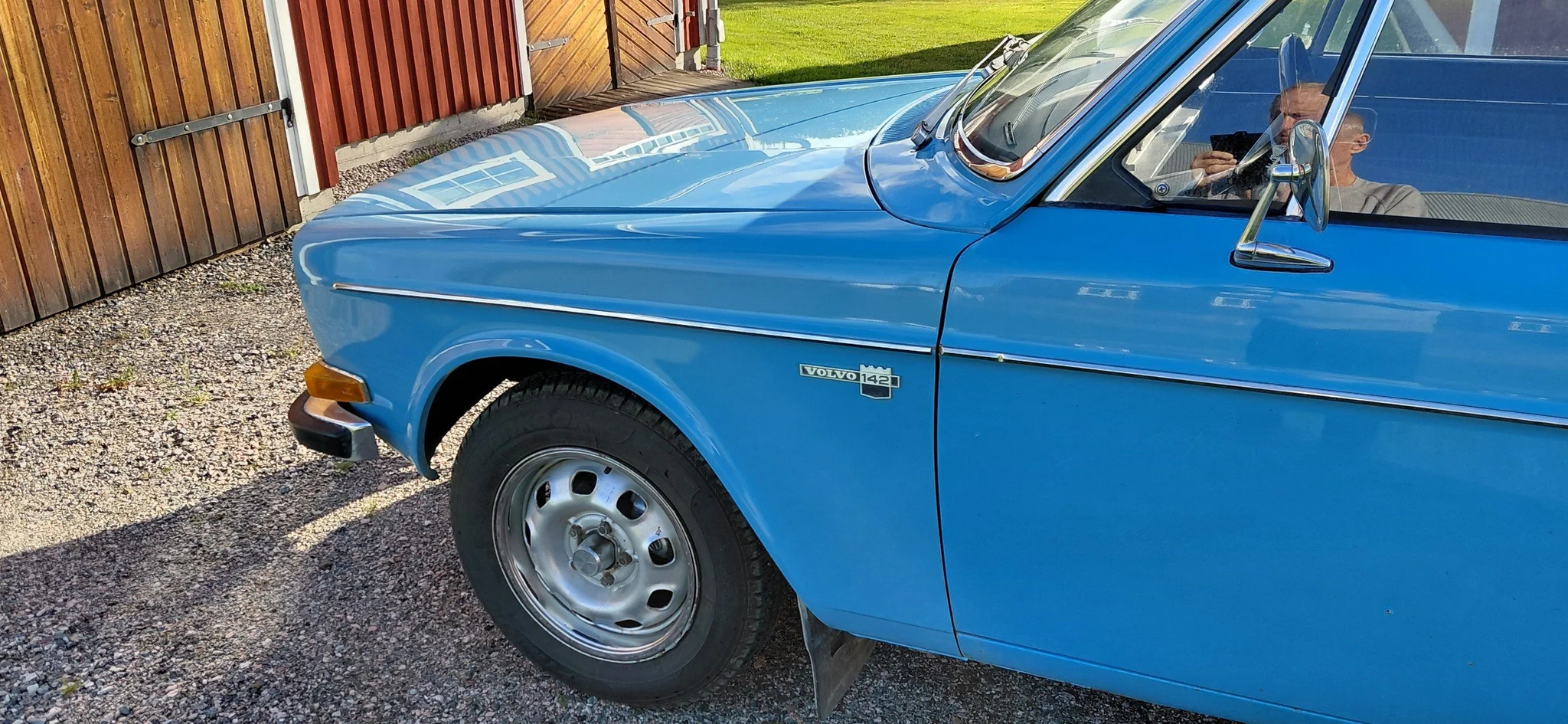Exterior image of 1972 Volvo 142 (1)