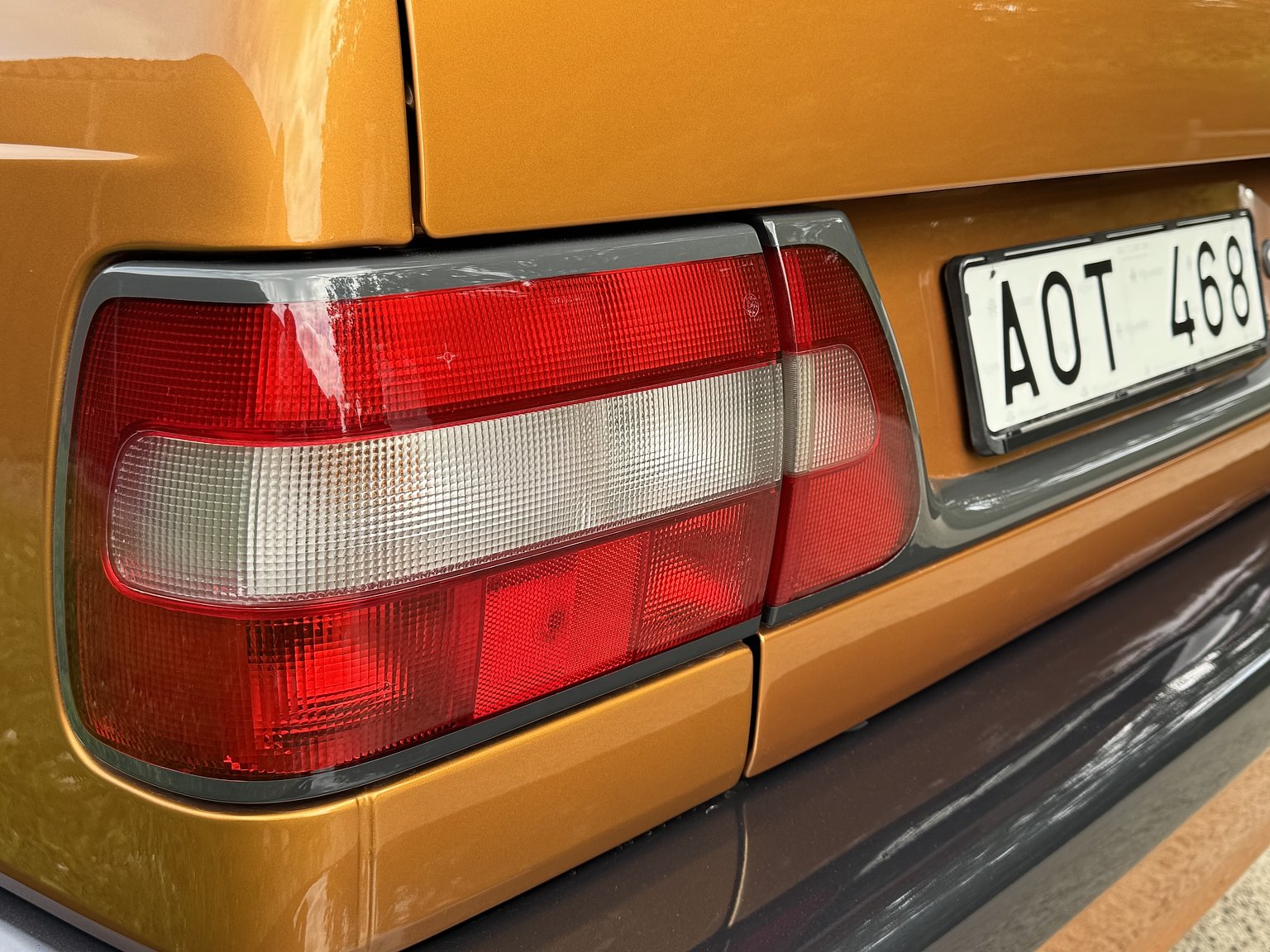 Exterior image of 1996 Volvo 850 R