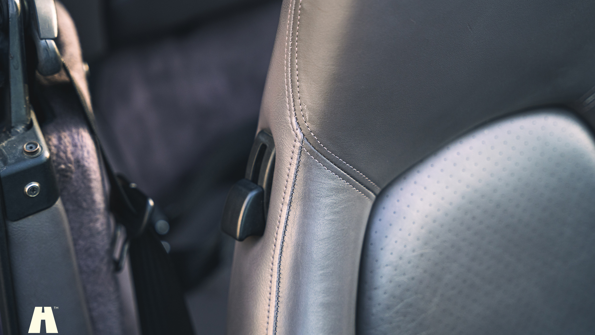 Interior image of 1994 Porsche 993 Cabriolet (61)