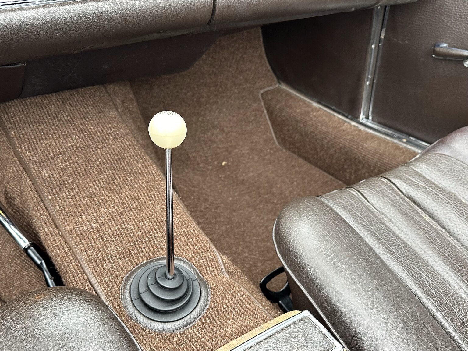 Innenraumfoto von 1968 Mercedes Benz SL 280 Pagoda (12)