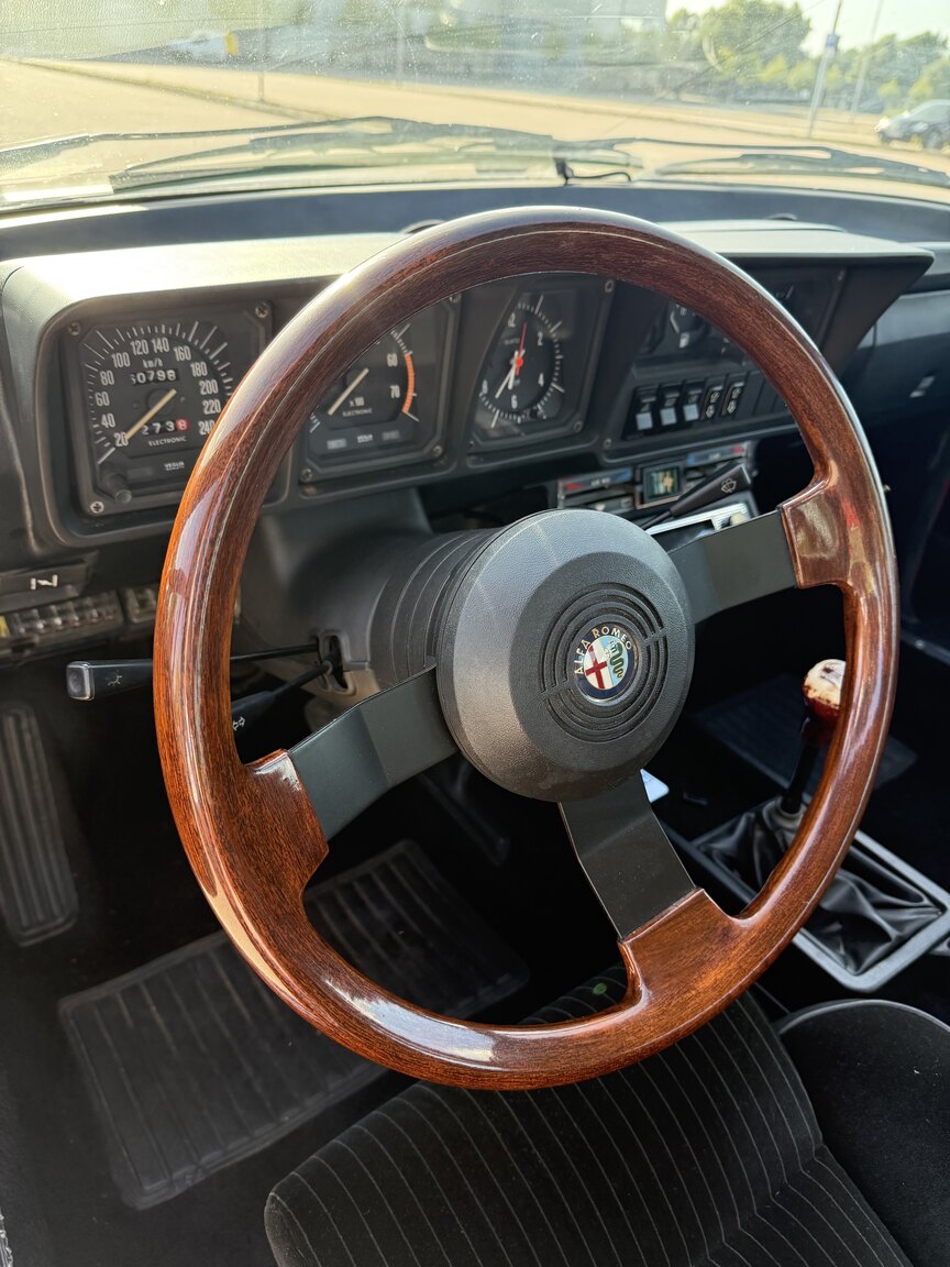 Interior image of 1986 Alfa Romeo Alfetta GTV 2.0
