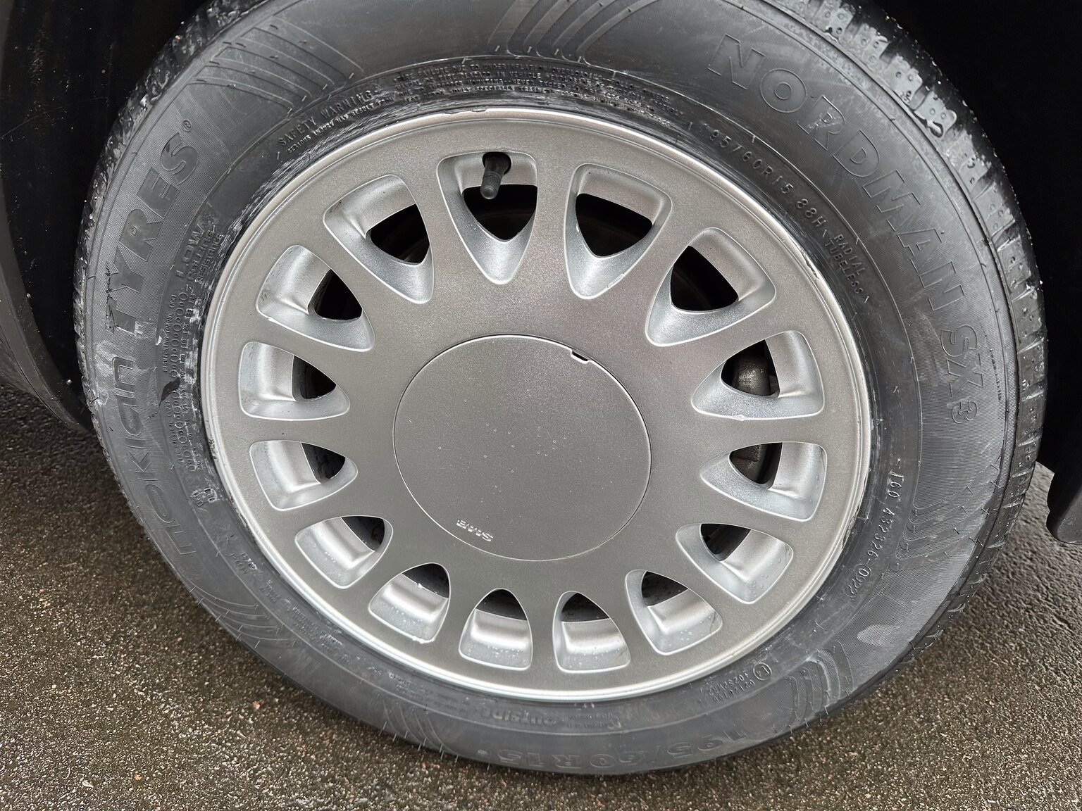 Exteriörbild på 1988 SAAB 9000i