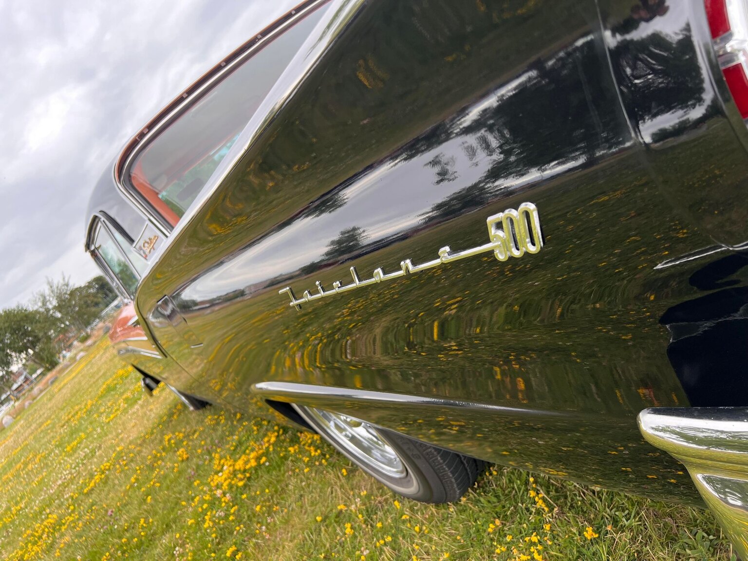 Exterior image of 1957 Ford Fairlane 500 Skyliner Retract