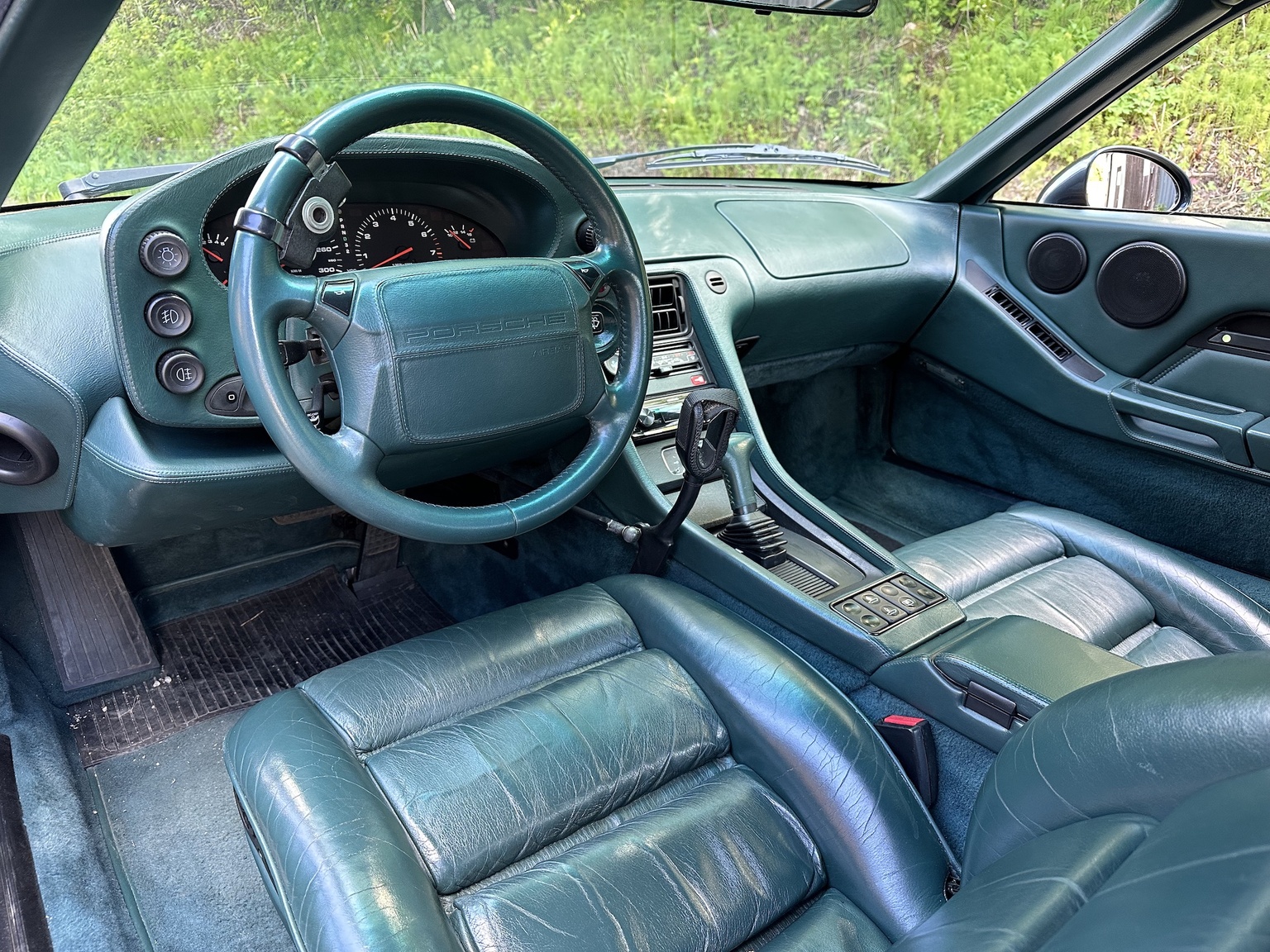 Innenraumfoto von 1994 Porsche 928 GTS
