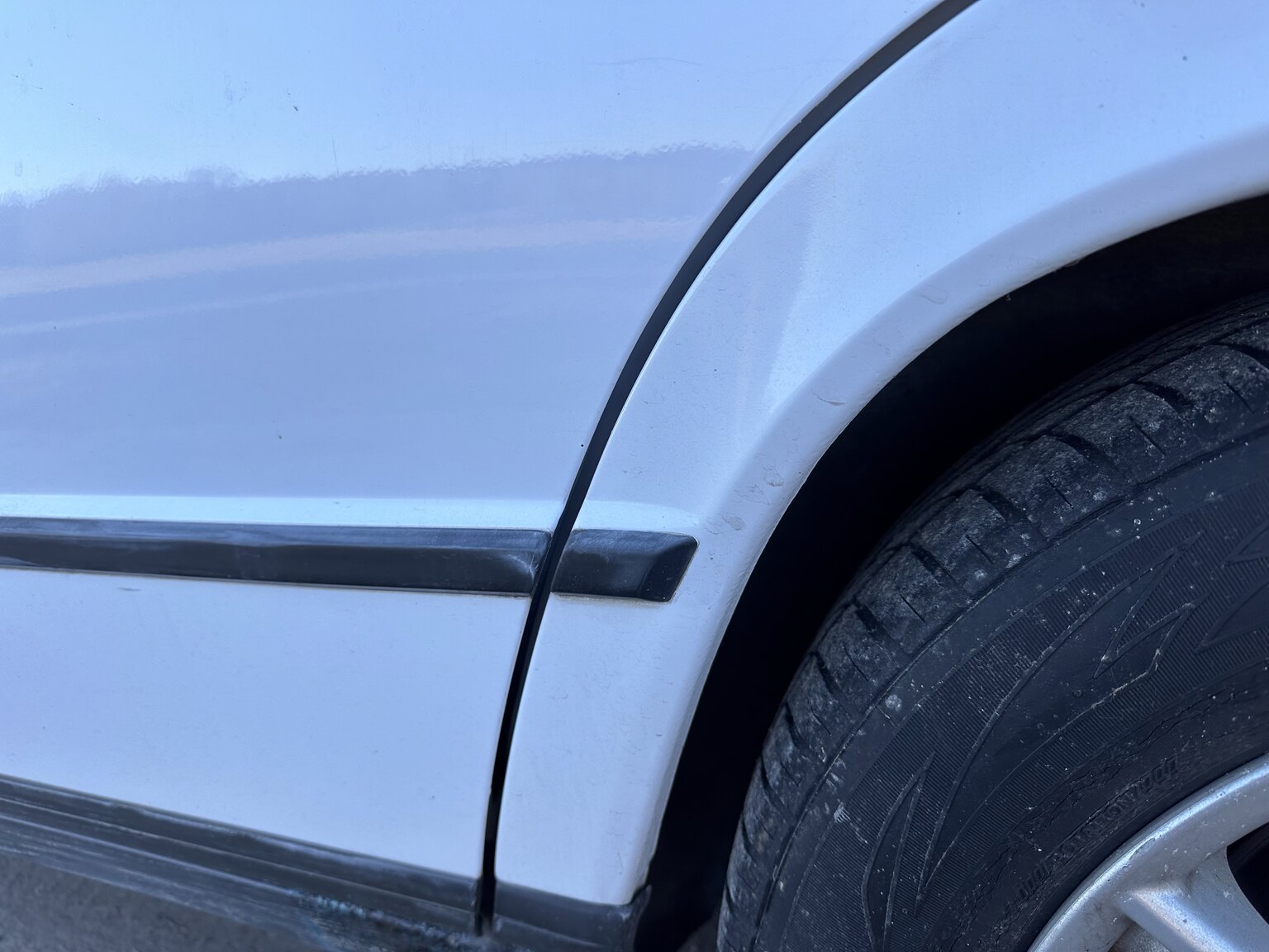 Exteriörbild på 1988 Mercedes-Benz 190 E 2.3 (51)