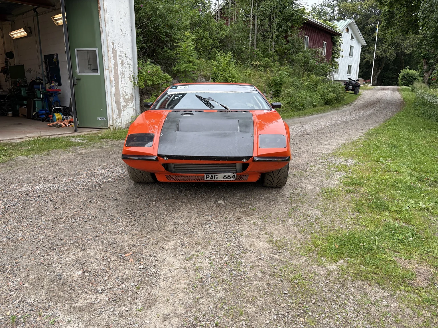 Exterior image of 1972 De Tomaso Pantera LS Restomod (12)