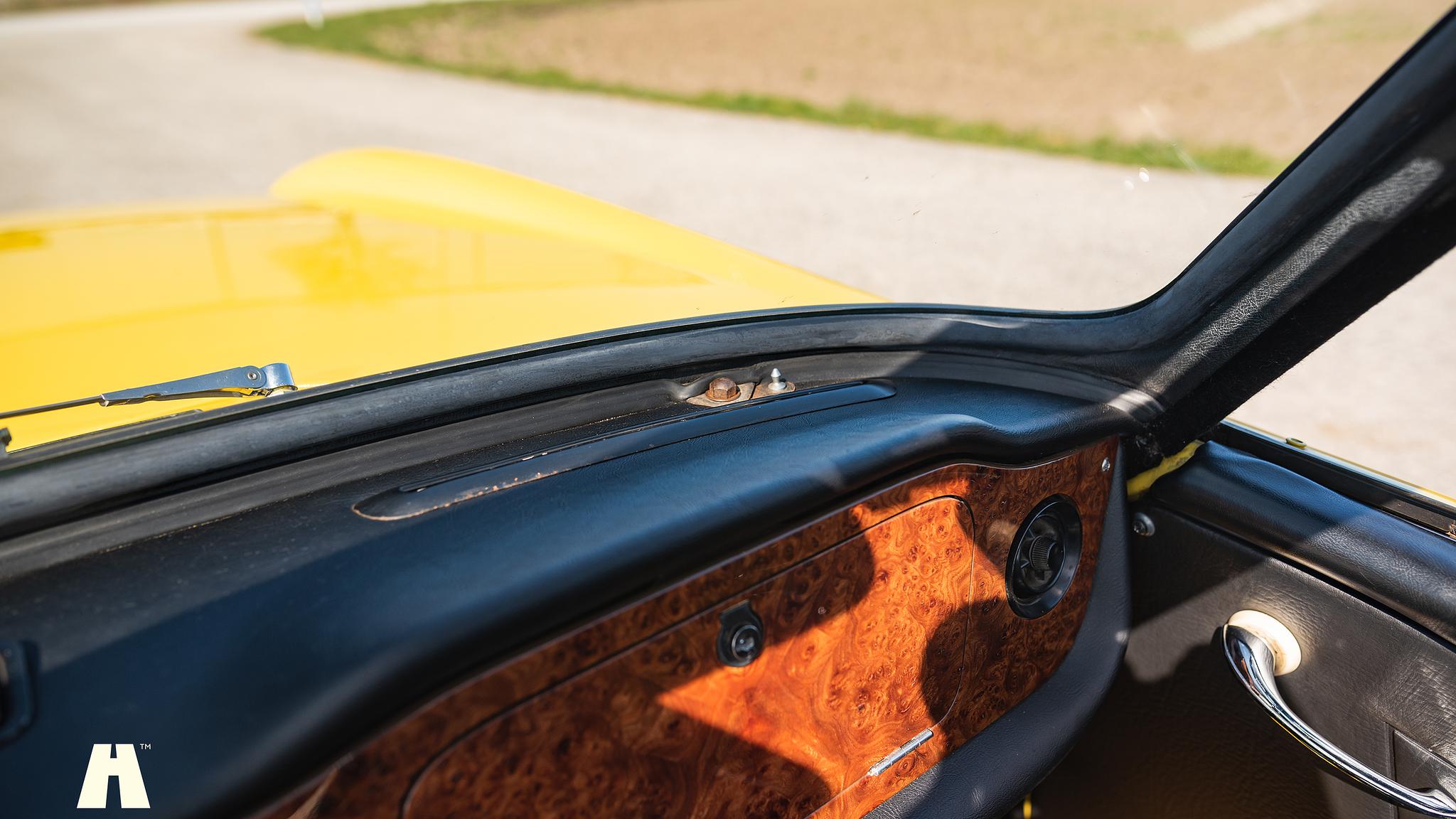 Interior image of 1974 Triumph TR6 (43)