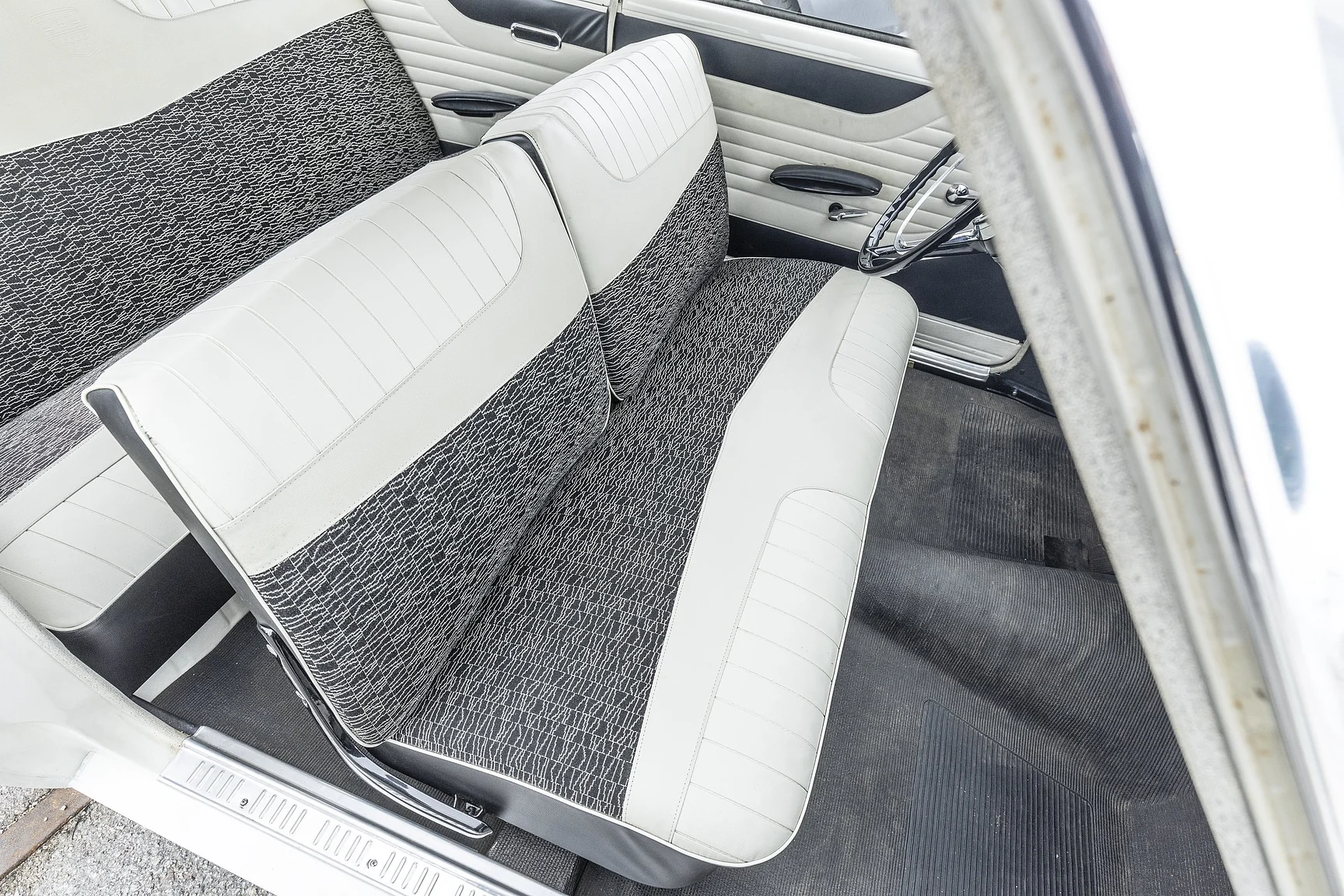 Innenraumfoto von 1964 Ford Taunus 17M RS - NO RESERVE (5)