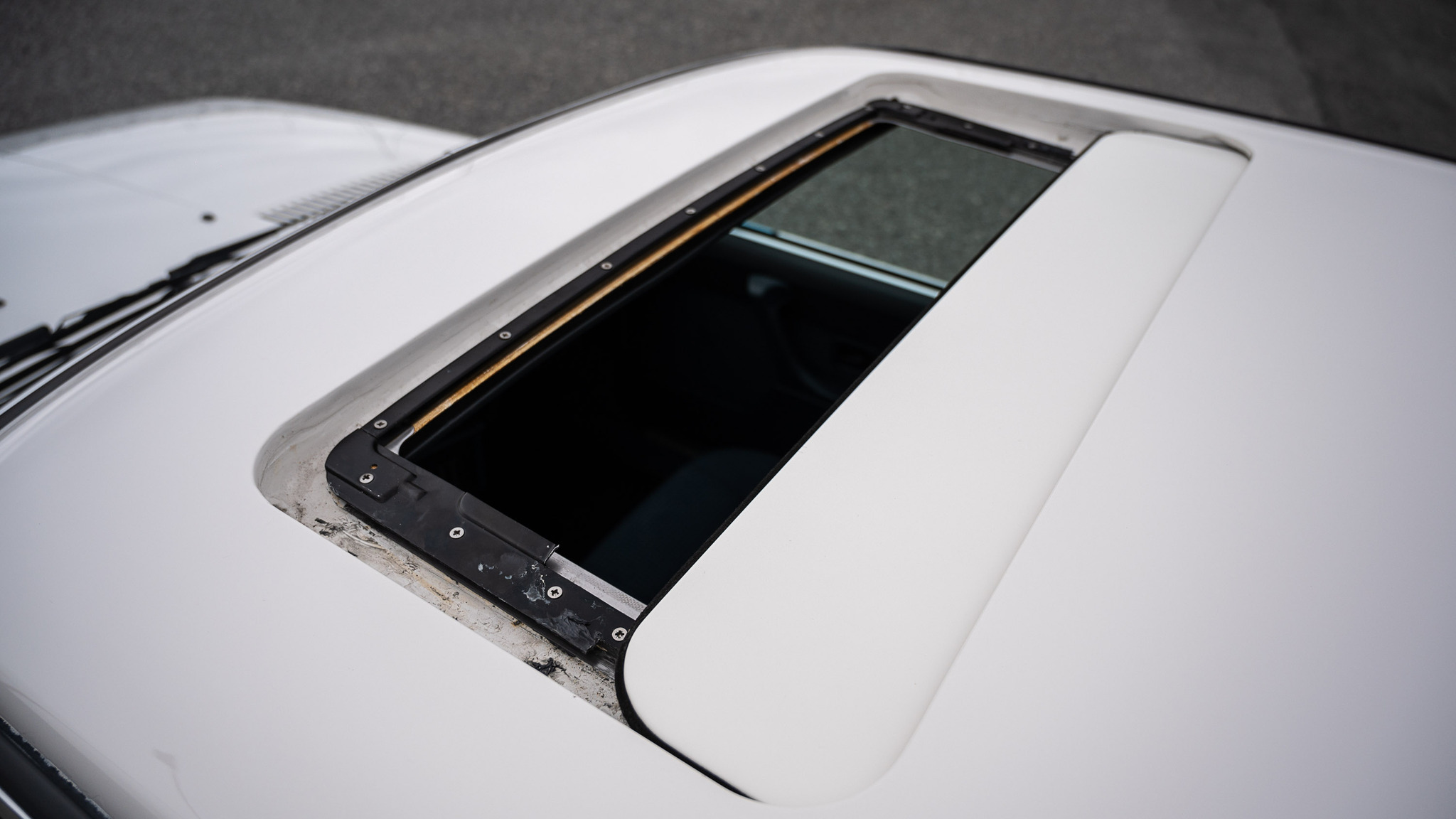 Exterior image of 1983 BMW 635 CSi