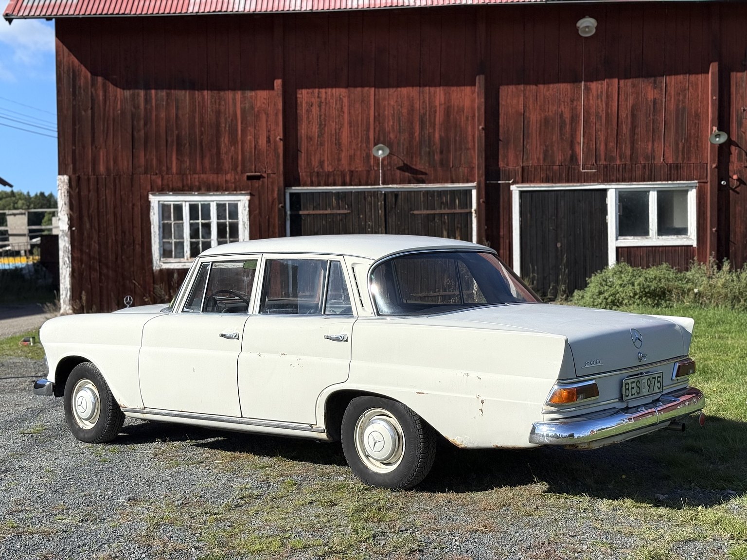 Exteriörbild på 1967 Mercedes-Benz 200