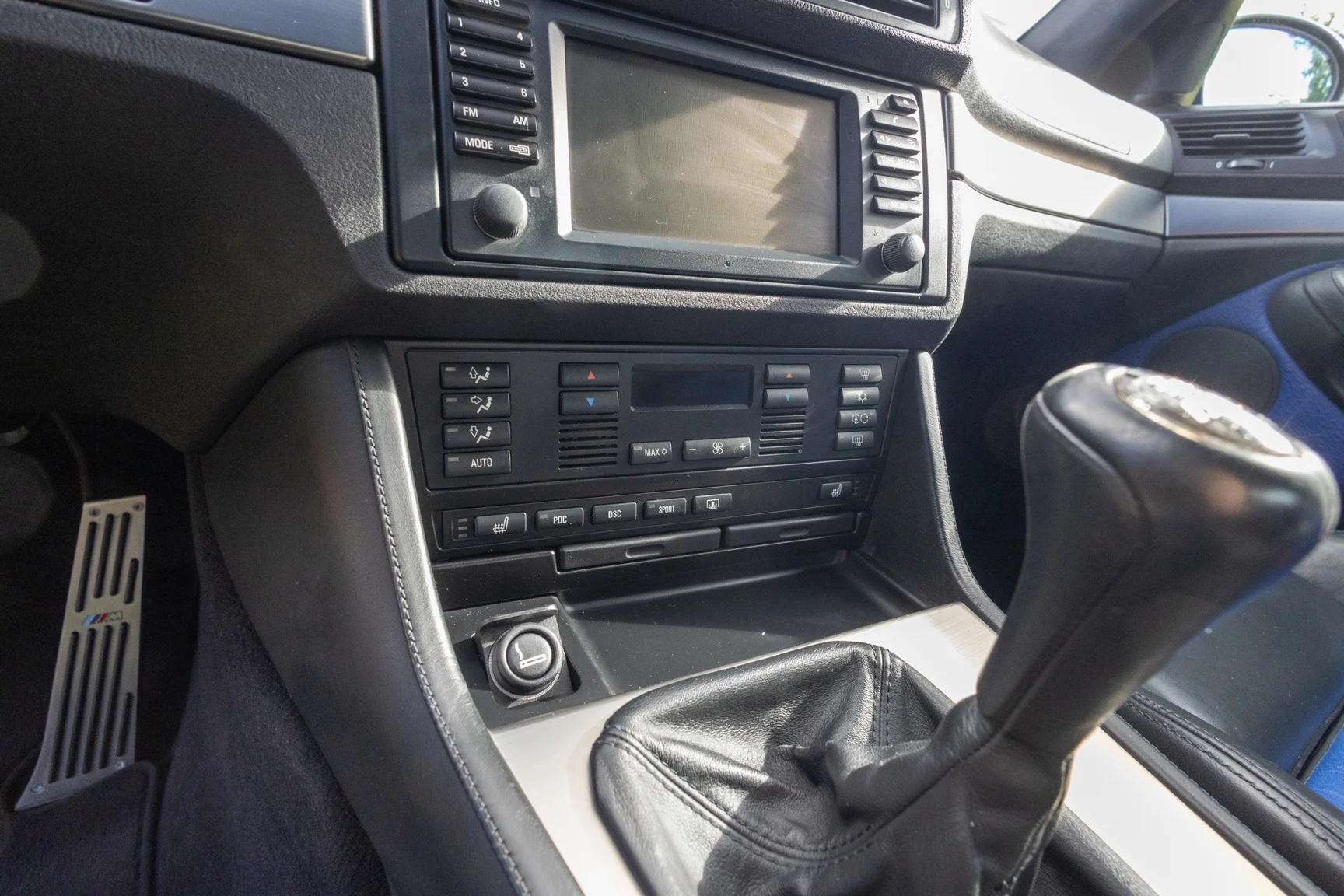 Interior image of 2002 BMW M5 E39 (37)