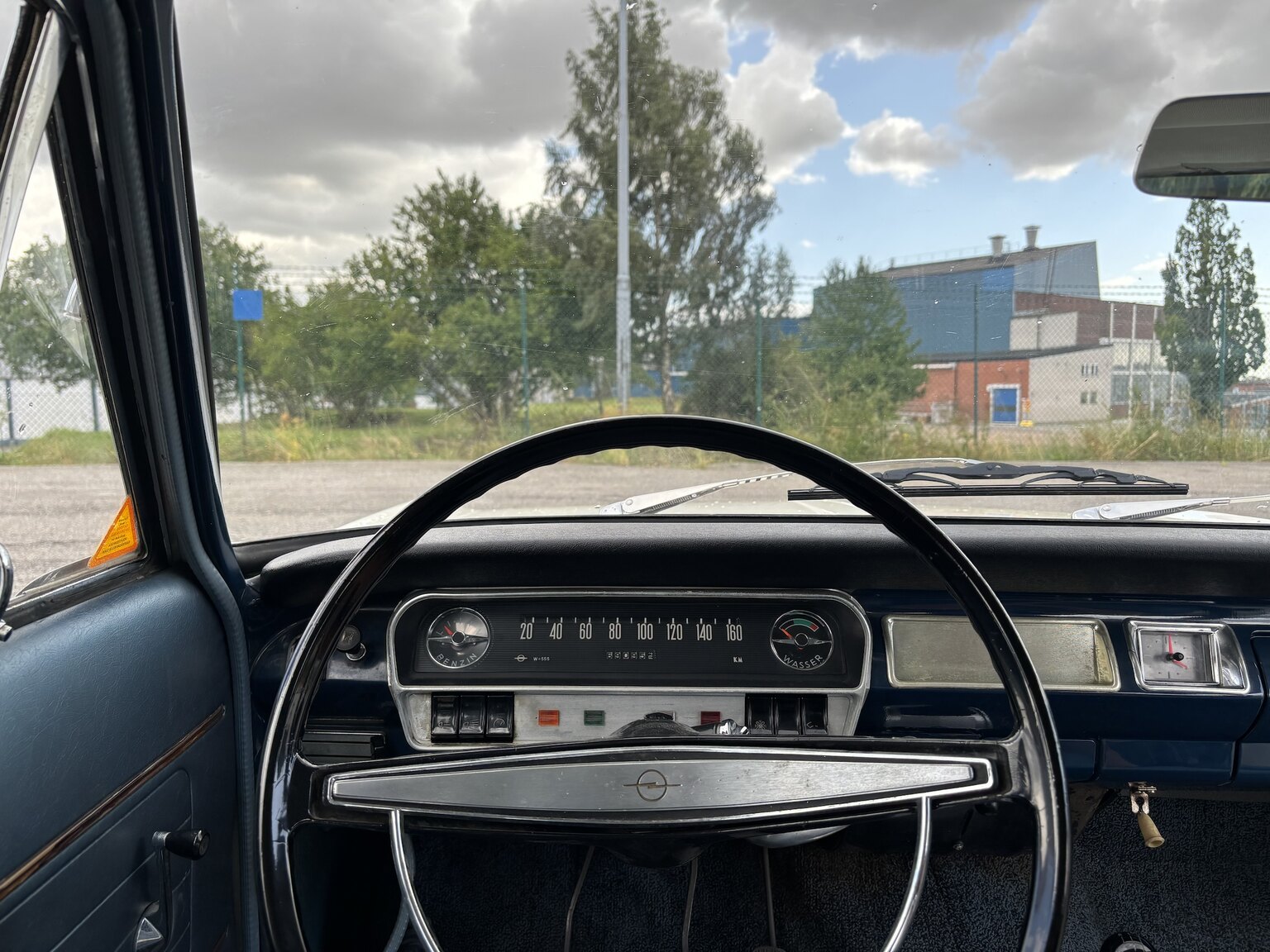 Innenraumfoto von 1965 Opel Record Deluxe