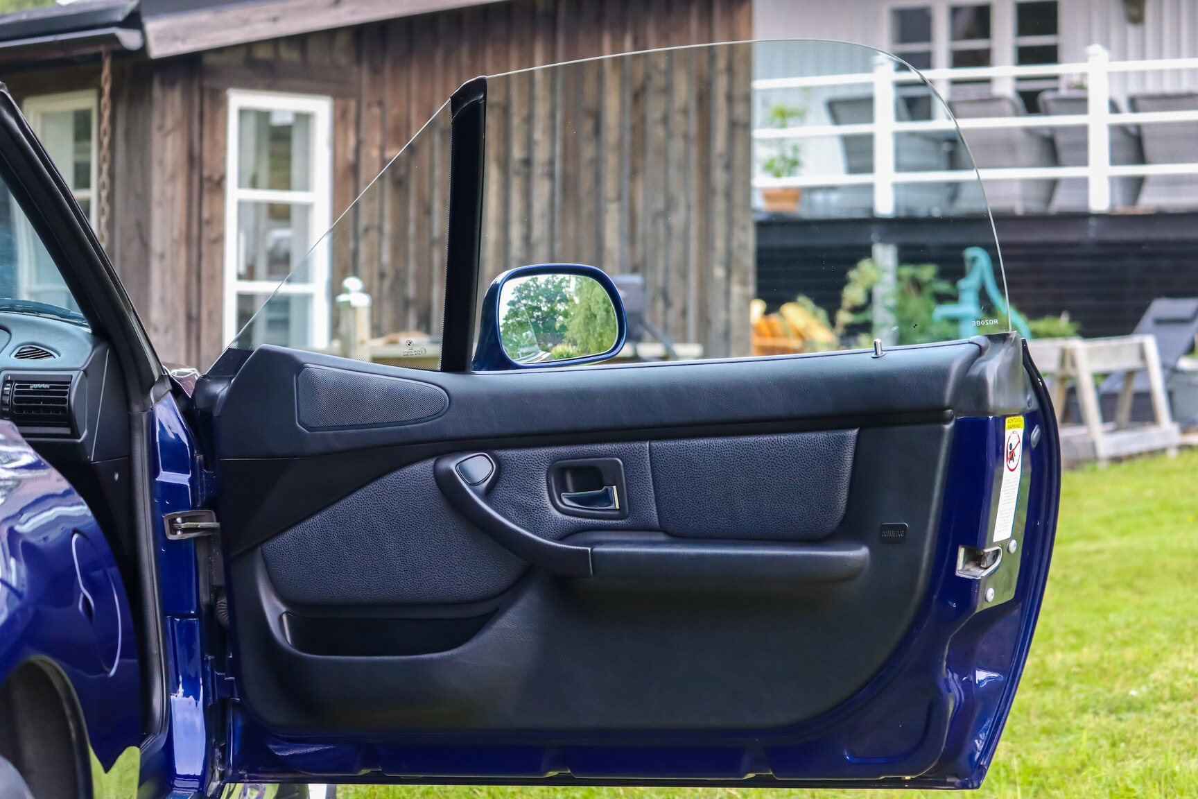 Interior image of 1999 BMW Z3 1.9i